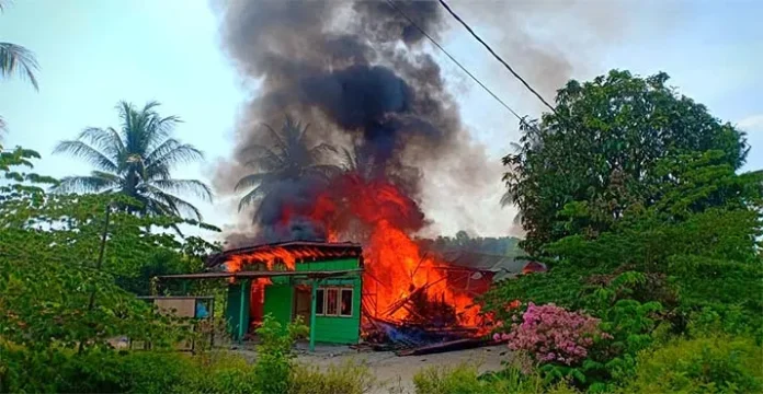 Lupa Matikan Kompor, Satu Rumah Warga Koltim Ludes Terbakar