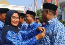 Puluhan ASN di Kolaka Terima Penghargaan Disi Medaso Toori Mandara Puluhan ASN di Kolaka Terima Penghargaan Disi Medaso Toori Mandara