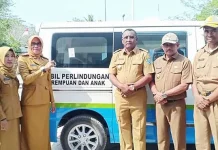 Bupati Buteng Serahkan Dua Mobil Operasional Bupati Buteng Serahkan Dua Mobil Operasional