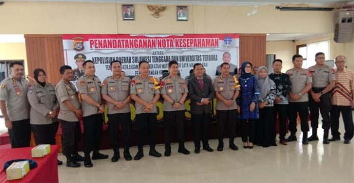 Tingkatkan Kompotensi SDM, UT Kendari Tandatangan MOU dengan Polda Sultra