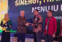 Komitmen Jaga Inflasi, Pemkot Baubau Raih Penghargan TPID Terbaik BI Komitmen Jaga Inflasi, Pemkot Baubau Raih Penghargan TPID Terbaik BI