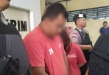 Temukan Dompet di Jalan, Pasutri di Kendari Gondol Isi ATM Rp56 Juta Temukan Dompet di Jalan, Pasutri di Kendari Gondol Isi ATM Rp56 Juta