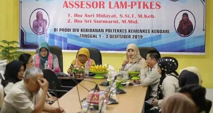 Prodi D-IV Kebidanan Poltekkes Kendari Divisitasi Tim Asesor
