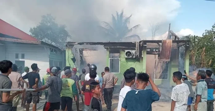 Rumah Dinas Puskesmas di Konsel Terbakar, Kerugian Ditaksir Ratusan Juta Rupiah