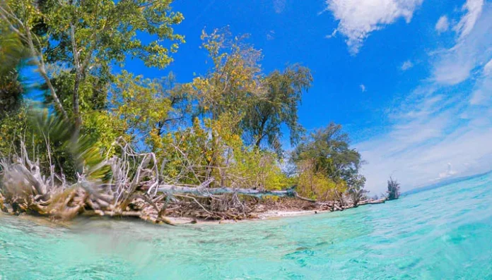 Jelajah Saponda Laut, Pulau Tak Berpenduduk di Konawe