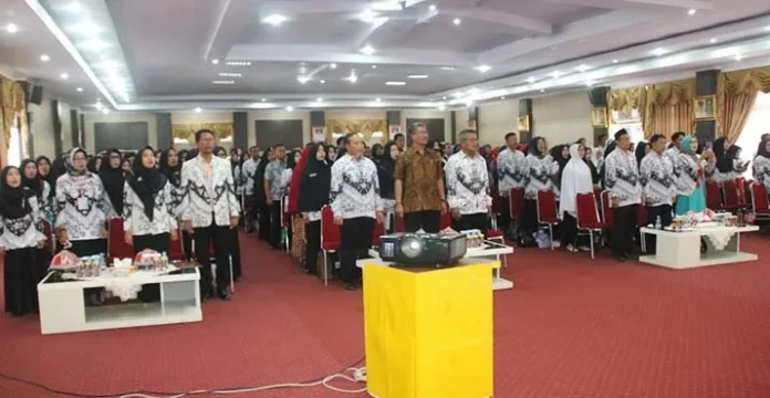 Ratusan Guru di Kolaka Hadiri Seminar Nasional Pendidikan