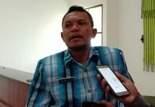 Petani di Baubau Diberi Bantuan Benih Bawang Merah Kepala Dinas Pertanian Kota Baubau, Muhammad Rais