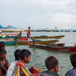 Meriahkan Tahun Baru, Petani Rumput Laut di Muna Gelar Balap Perahu