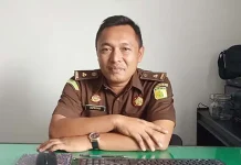 Kejari Bombana Bentuk Tim Jaksa Nginap Kawal Pelaksanaan Dana Desa Kepala Seksi Intelijen Kejari Bombana, Supriyadi Adhyaksa