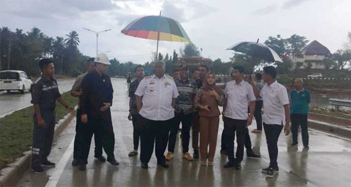 DPRD Sultra Tinjau Jalan Kendari - Toronipa, Ali Mazi Pamer Konstruksi Beton