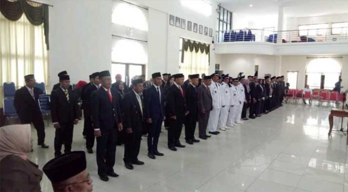 Arif Basari Dilantik Jadi Kepala Disdukcapil Baubau