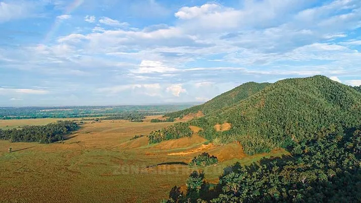 Bukit Awan TNRAW, Wisata Puncak di Padang Savana
