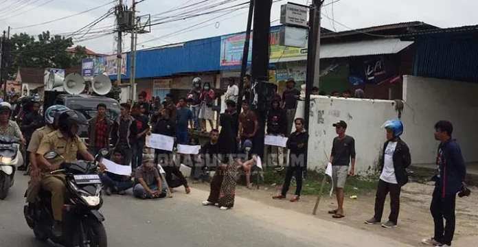 Dihadang Warga, Pemprov Sultra Batal Kosongkan Lahan Eks PGSD
