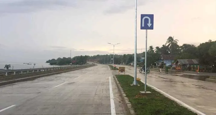 DPRD Sultra Tinjau Jalan Kendari - Toronipa, Ali Mazi Pamer Konstruksi Beton