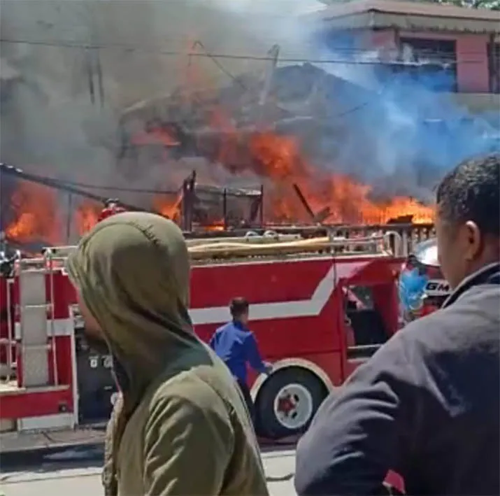 Dua Bangunan di Mandonga Terbakar, Diduga Akibat Korsleting Listrik