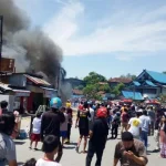 Dua Bangunan di Mandonga Terbakar, Diduga Akibat Korsleting Listrik Dua Bangunan di Mandonga Terbakar, Diduga Akibat Korsleting Listrik