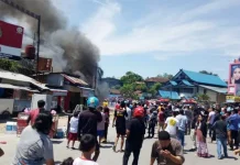 Dua Bangunan di Mandonga Terbakar, Diduga Akibat Korsleting Listrik Dua Bangunan di Mandonga Terbakar, Diduga Akibat Korsleting Listrik