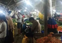 Cuaca Buruk, Pedagang Sembako di Kendari Ogah Beli Barang di Sulsel Cuaca Buruk, Pedagang Sembako di Kendari Ogah Beli Barang di Sulsel