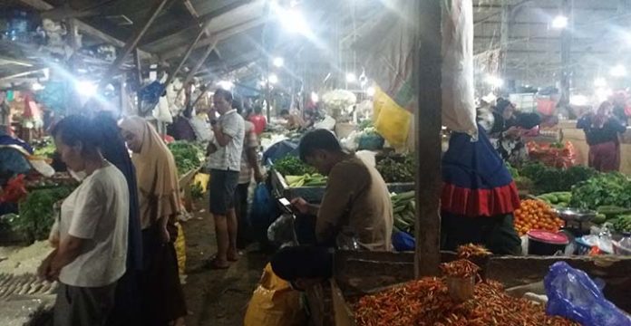 Cuaca Buruk, Pedagang Sembako di Kendari Ogah Beli Barang di Sulsel