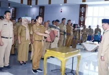 Kembali Lantik 282 Aparaturnya, Surunuddin : Jangan Ada yang Terlibat Politik Kembali Lantik 282 Aparaturnya, Surunuddin : Jangan Ada yang Terlibat Politik