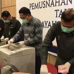 BI Sultra Musnahkan 340 Lembar Uang Palsu BI Sultra Musnahkan 340 Lembar Uang Palsu