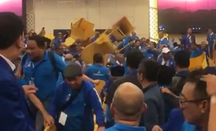 Sidang Kongres V PAN Ricuh, Mulfachri dan Tim Keluar Ruangan