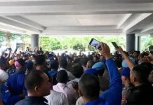 Hari Kedua Kongres, Kubu Zulhas dan Mulfachri Ricuh Hari Kedua Kongres, Kubu Zulhas dan Mulfachri Ricuh