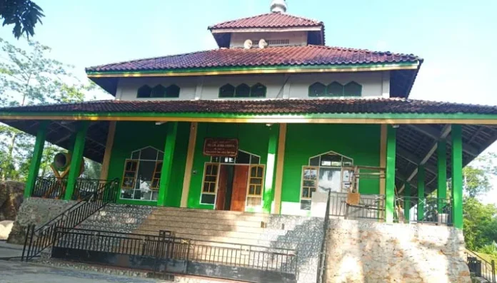 Pesona Masjid Quba Loghia dan Jejak Salat Saidi Raba