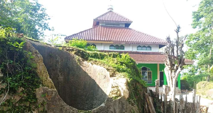 Pesona Masjid Quba Loghia dan Jejak Salat Saidi Raba