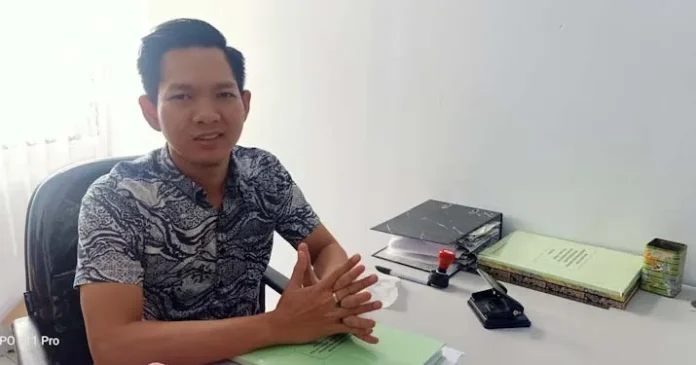 Petugas tilang dari kejaksaan negeri (Kejari) Kolut, Fawzal Mahfudz Petugas tilang dari kejaksaan negeri (Kejari) Kolut, Fawzal Mahfudz