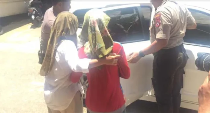 Ibu yang Bunuh Anaknya Dibawa ke RSJ Kendari