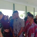 Pangdam XIV Hasanuddin Santuni Keluarga Pratu Risno, Penumpang Pesawat yang Hilang di Papua Pandam XIV Hasanuddin Santuni Keluarga Pratu Risno, Penumpang Pesawat yang Dihilang di Papua