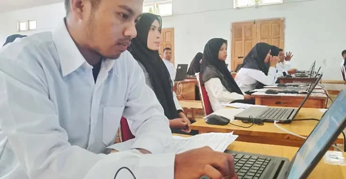 Sesi Pertama Tes CASN Muna Tuntas, Enceng Kasim Kantongi Nilai Tertinggi 391 Poin