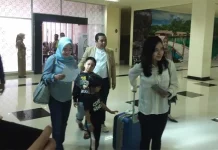 Cerita Yayu Mahasiswi di Wuhan Asal Kendari, Tetap Lanjutkan Kuliah Via Online Yayu Indah Maharani Hidayatullah, mahasiswi Hubey University of Science and Technology di Kota Wuhan, China, asal Kota Kendari, Sulawesi Tenggara (Sultra) akhirnya bernapas lega, Setelah tiba di Bandara Haluoleo, Konawe Selatan (Konsel), Sultra.