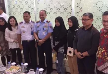 Negatif Korona, Empat Mahasiswa Disambut Hangat Saat Tiba di Kendari Negatif Korona, Empat Mahasiswa Disambut Hangat Saat Tiba di Kendari