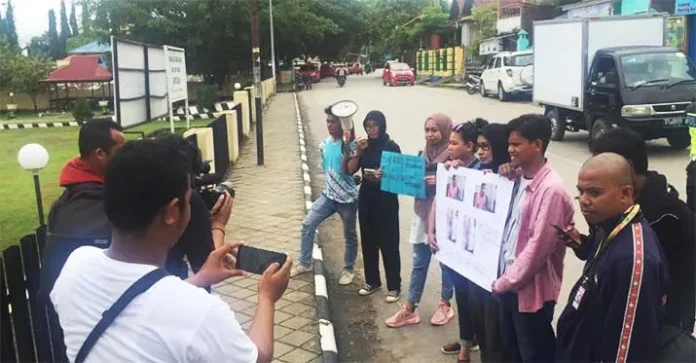 demo Sodli Ditahan, Jurnalis Baubau Demo di Polres