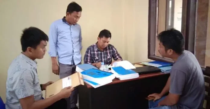 Aliansi Lembaga Bersatu Laporkan Dugaan Korupsi Kades Sarona Kolut