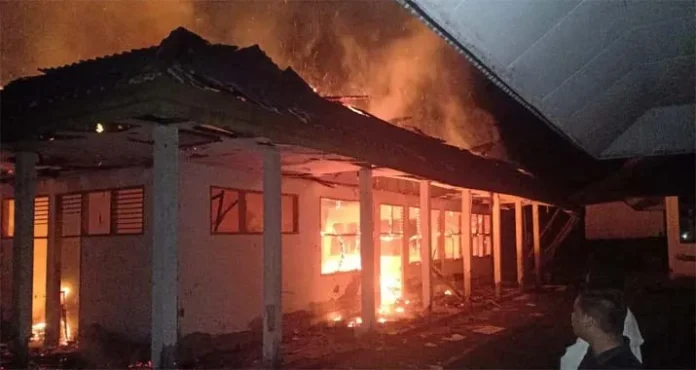 Gedung Perpustakaan SMKN 1 Kusambi Ludes Dilahap Sijago Merah