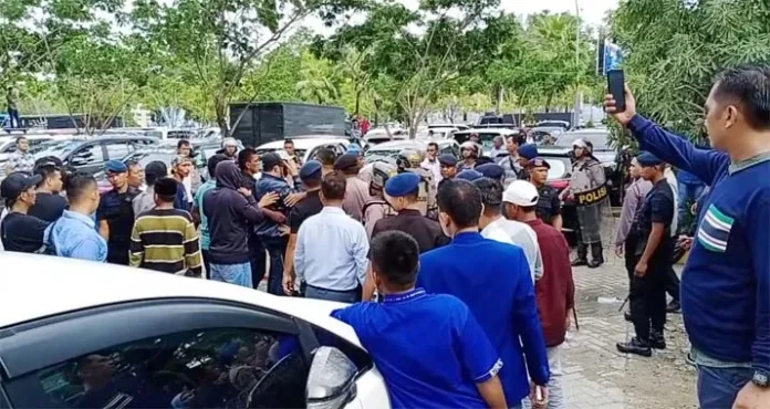Bikin Onar di Luar Arena Kongres PAN, Dua Orang Diamankan