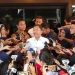 Empat Mahasiswi dari Wuhan Diserahkan ke Pemda Empat Mahasiswi dari Wuhan Diserahkan ke Pemda