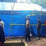 Keperluan Autopsi, Makam Mahasiswi yang Gantung Diri Dibongkar Keperluan Autopsi, Makam Mahasiswi yang Gantung Diri Dibongkar