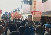 Kericuhan Warnai Kongres V PAN di Kendari Kericuhan Warnai Kongres V PAN di Kendari