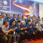 Zulhas Tegaskan PAN Tetap di Luar Pemerintah, Tapi Ogah Disebut Oposisi Zulhas Tegaskan PAN Tetap di Luar Pemerintah, Tapi Ogah Disebut Oposisi