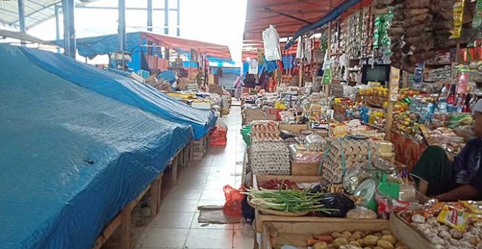 Pedagang Pasar Tadoha Bombana Mengeluh Sepi Pembeli