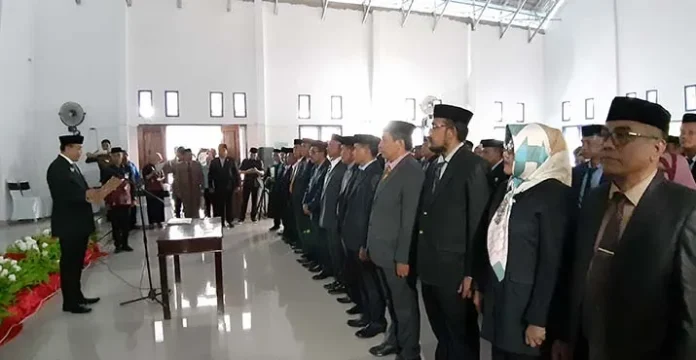 Rajiun Lantik 117 Pejabat Struktural