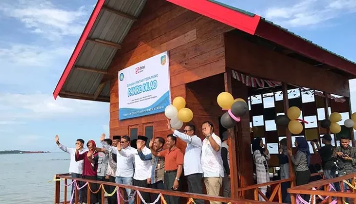 Rumah Baca Terapung DSSP Power Kendari untuk Warga Wawatu Konsel