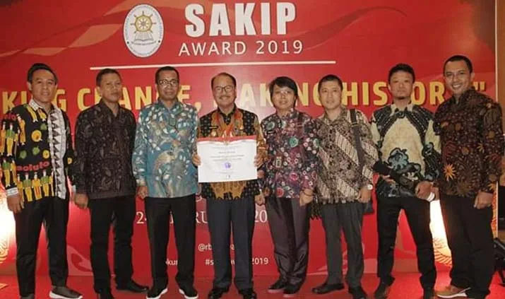 Pemkab Konsel Kembali Raih Penghargaan SAKIP Predikat B