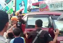Seorang Bocah di Kendari Terlindas Mobil Saat Main Petak Umpet Seorang Bocah di Kendari Terlindas Mobil Saat Main Petak Umpet