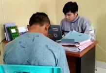 Polisi Tetapkan Pacar Santriwati Pembuang Anak di Kloset Sebagai Tersangka Polisi Tetapkan Pacar Santriwati Pembuang Anak di Kloset Sebagai TersangkaPolisi Tetapkan Pacar Santriwati Pembuang Anak di Kloset Sebagai Tersangka