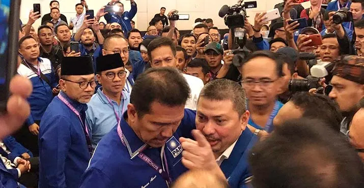 Terima Kekalahan, Mulfachri Peluk Zulkifli Hasan